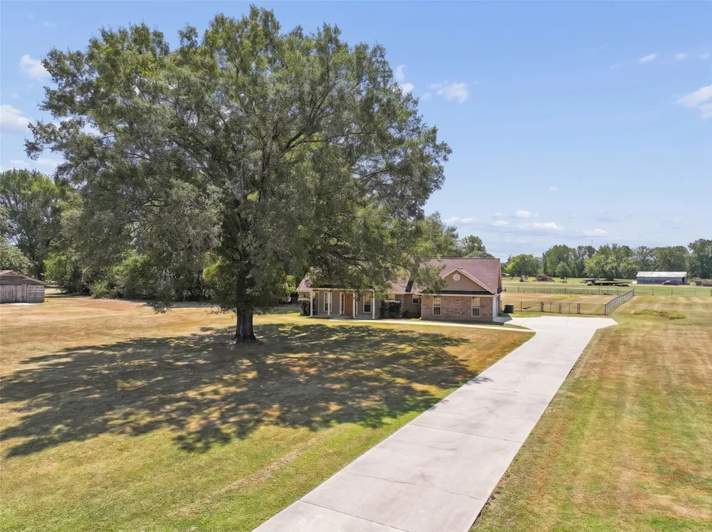 115 Barkman Creek Trace Rd Hooks, TX 75561