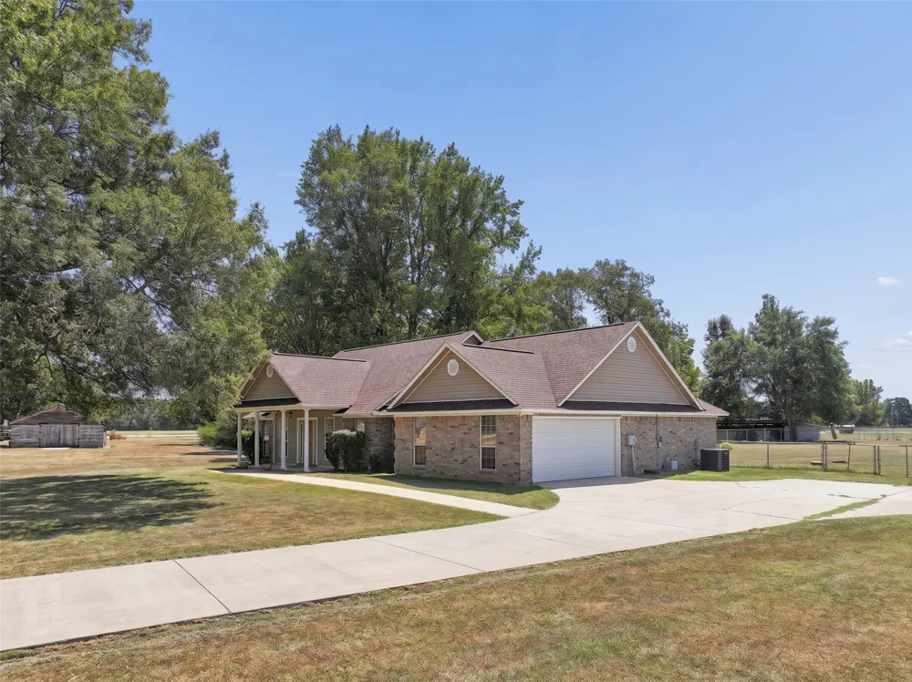 115 Barkman Creek Trace Rd Hooks, TX 75561