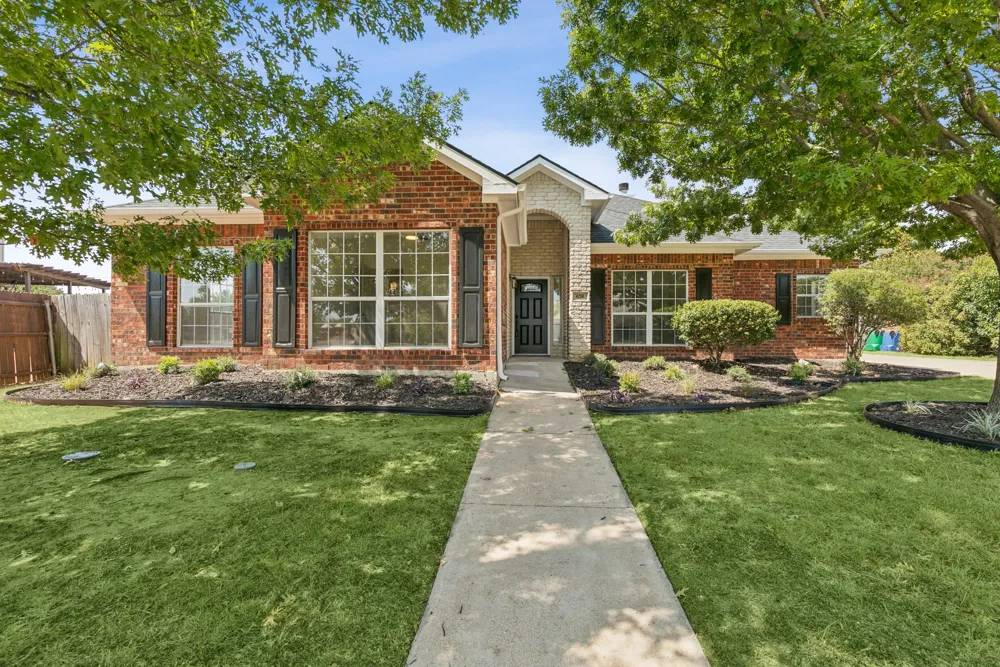 636 Whitetail Deer Lane Crowley, TX 76036