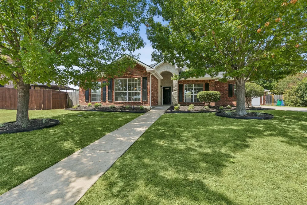 636 Whitetail Deer Lane Crowley, TX 76036