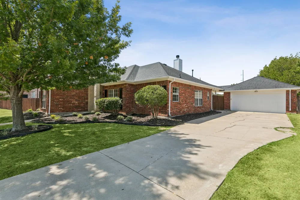 636 Whitetail Deer Lane Crowley, TX 76036