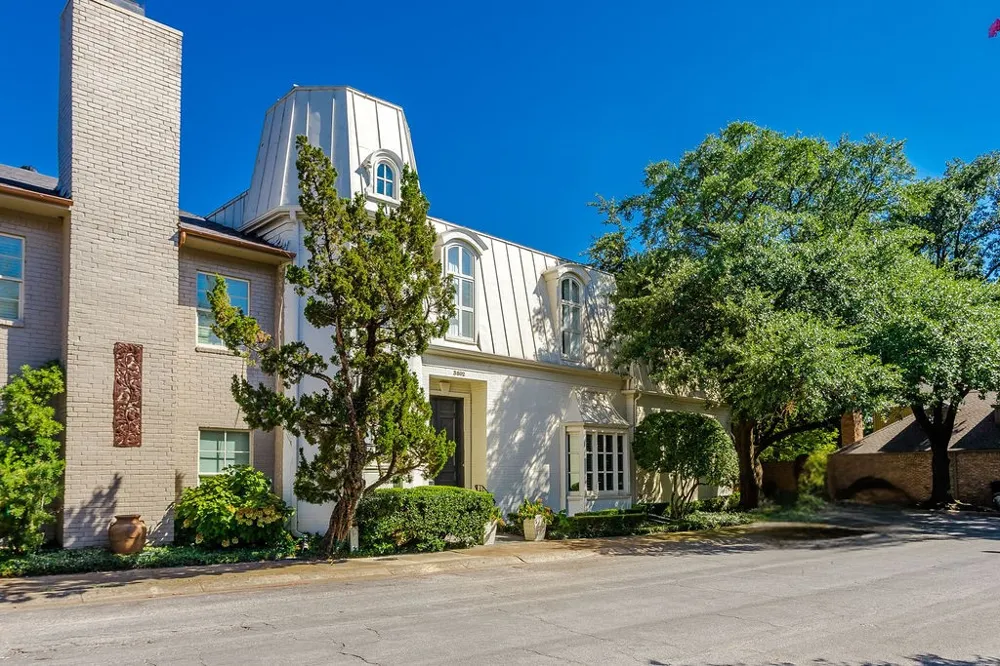 3802 S Versailles Avenue Dallas, TX 75209