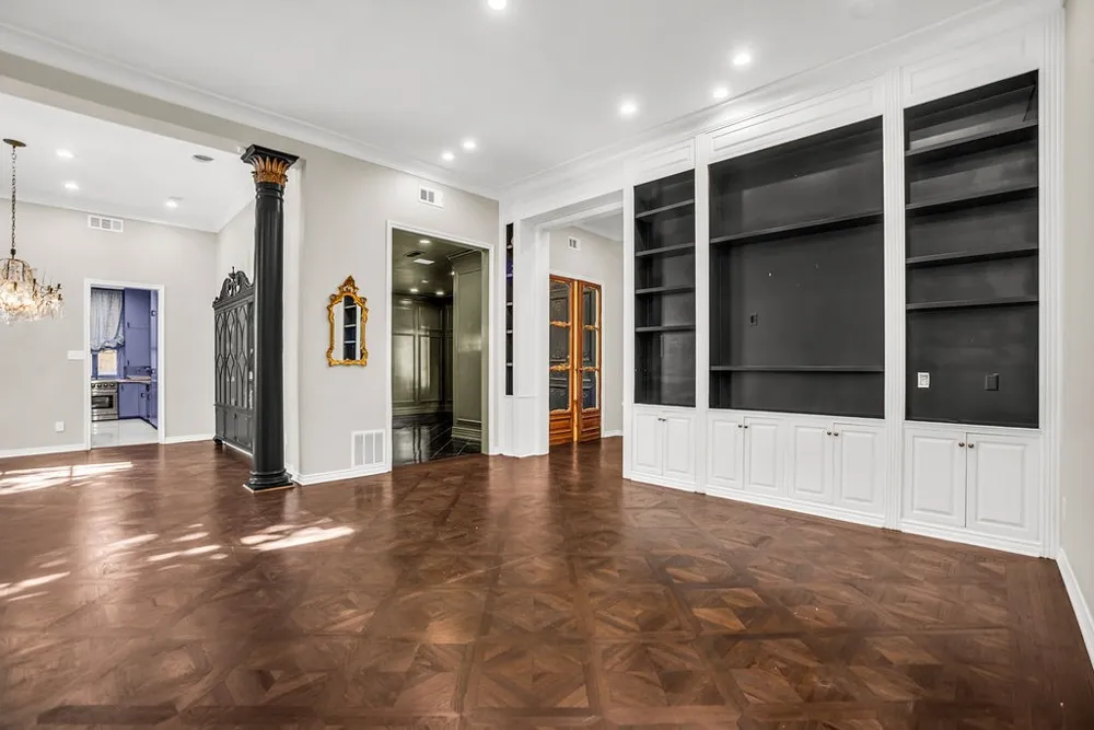 3802 S Versailles Avenue Dallas, TX 75209