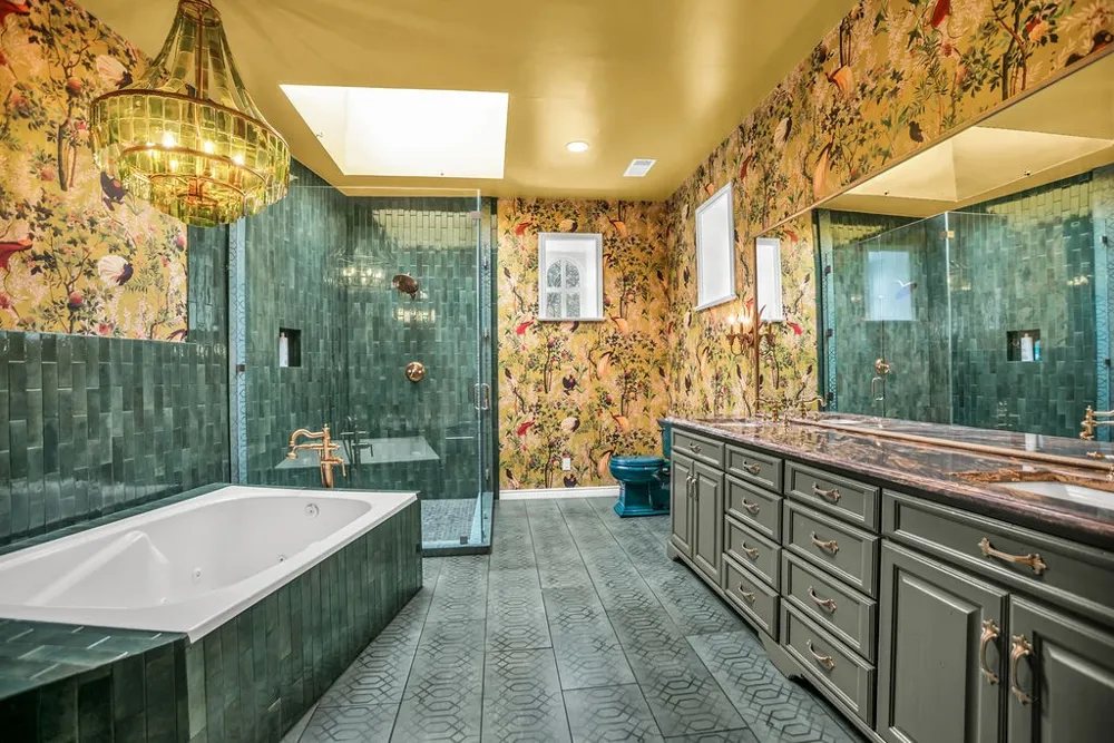 3802 S Versailles Avenue Dallas, TX 75209