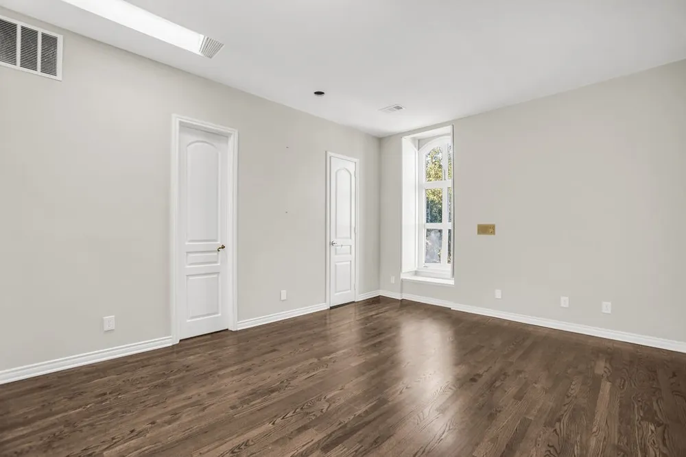 3802 S Versailles Avenue Dallas, TX 75209