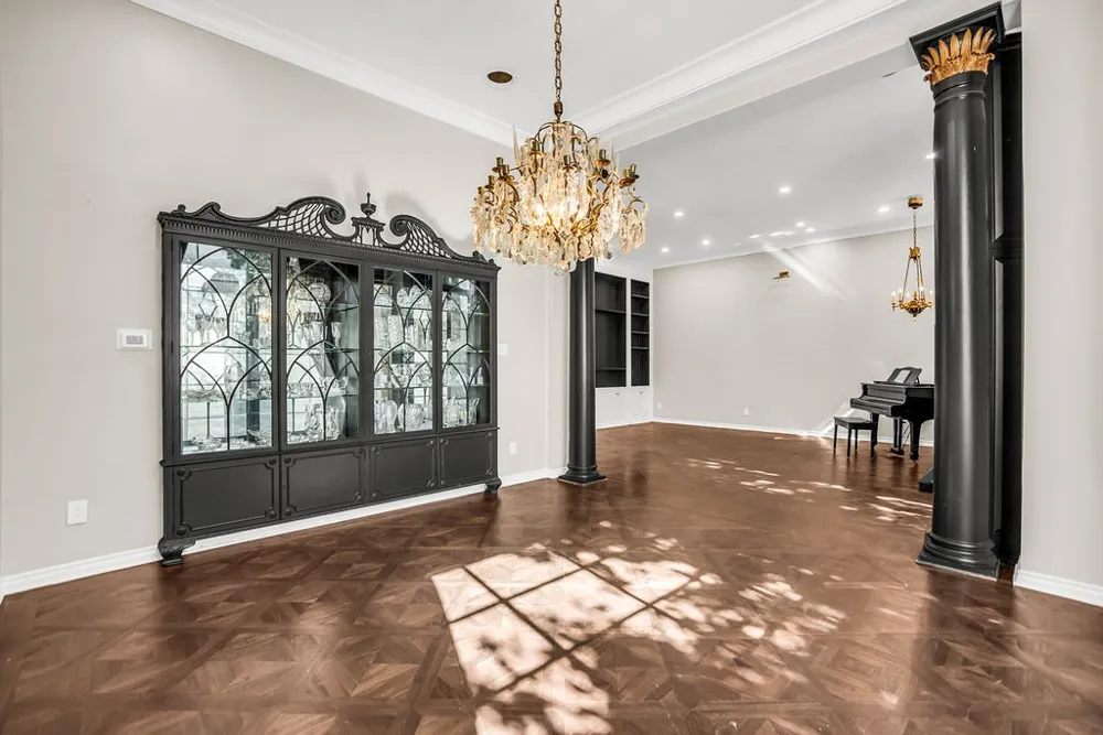 3802 S Versailles Avenue Dallas, TX 75209