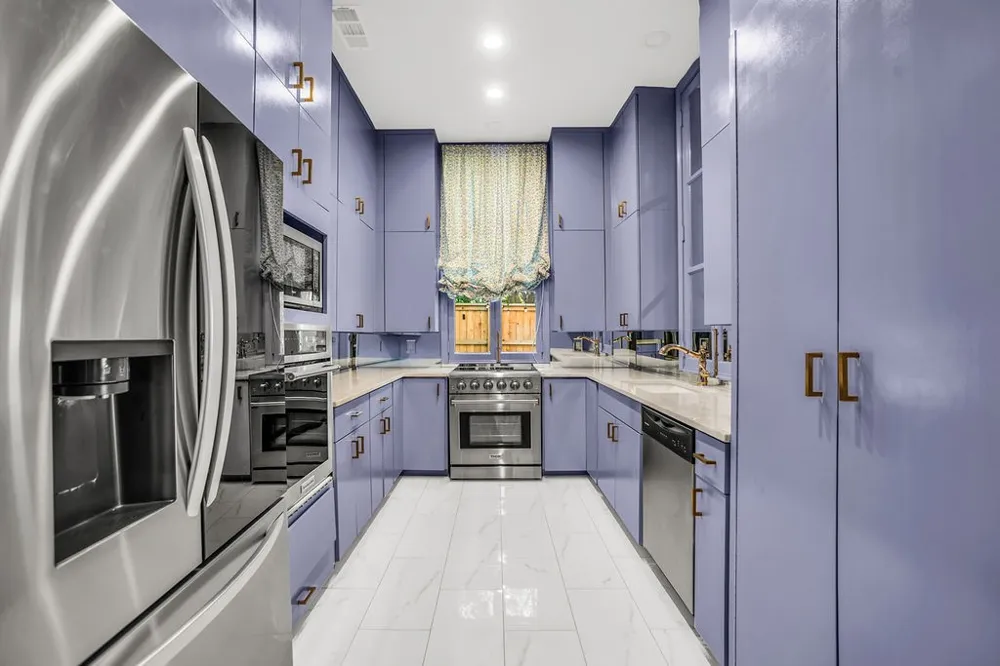 3802 S Versailles Avenue Dallas, TX 75209