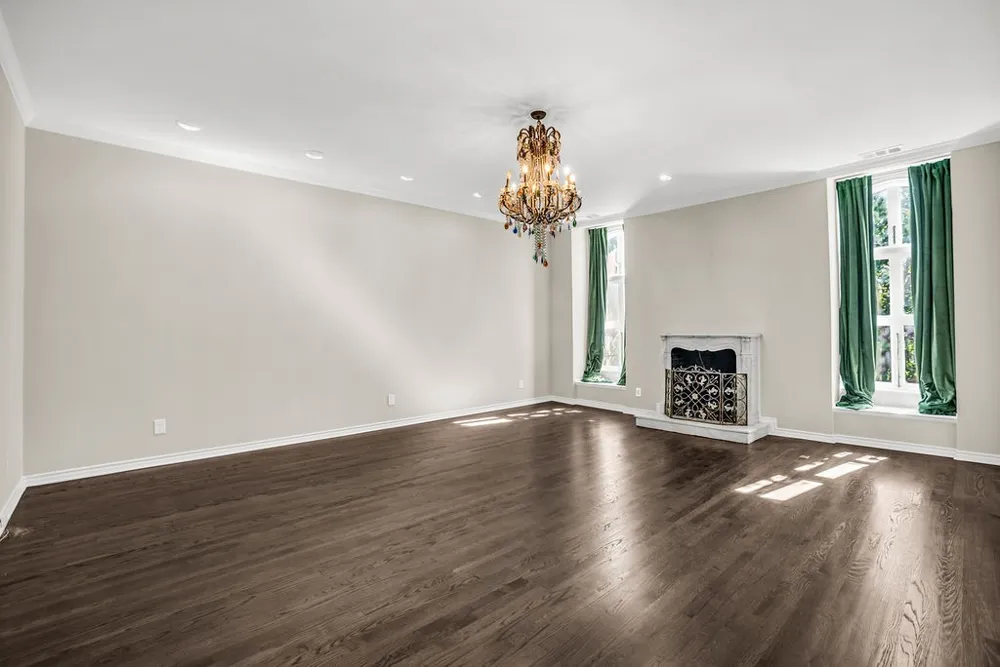 3802 S Versailles Avenue Dallas, TX 75209
