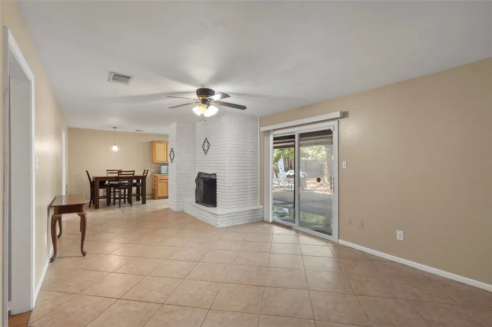 7109 Jewell Avenue Fort Worth, TX 76112