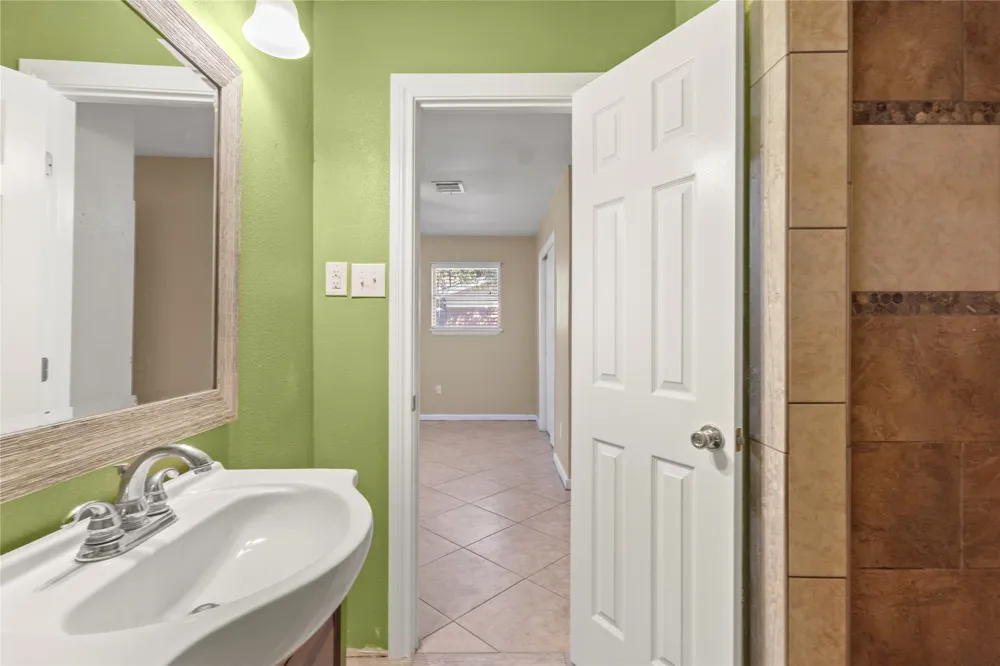 7109 Jewell Avenue Fort Worth, TX 76112