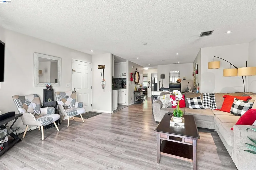 3814 Via Verdi Richmond, CA 94803