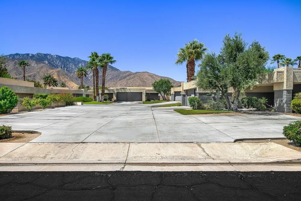 2981 Sunflower Circle W Palm Springs, CA 92262