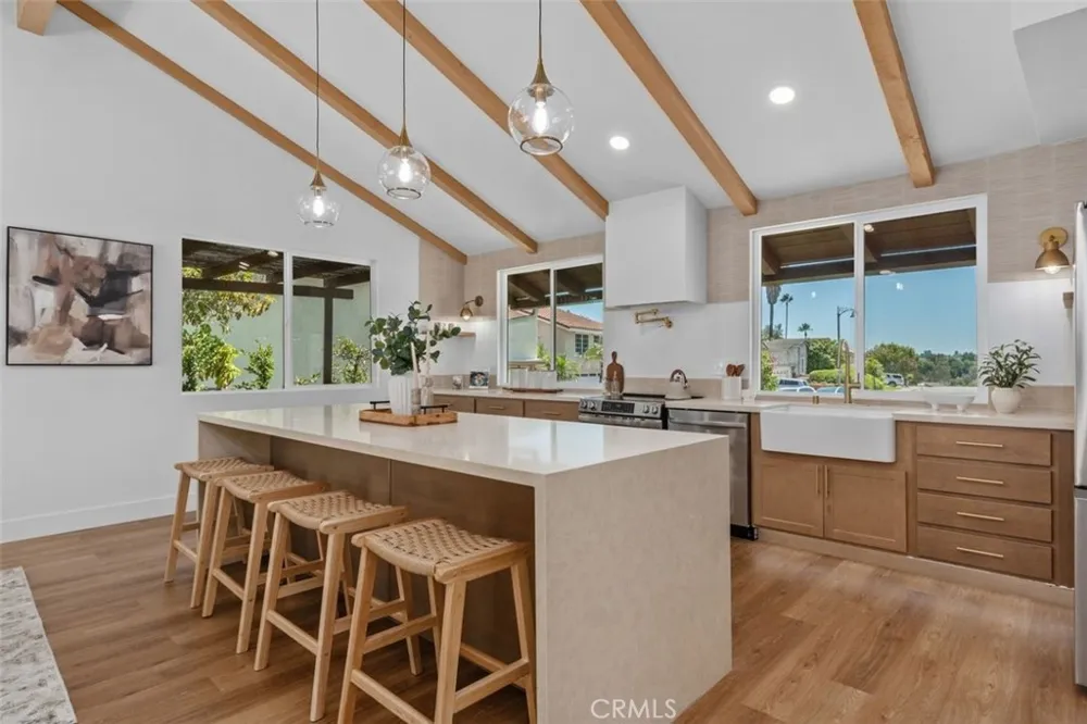 27241 Mariscal Mission Viejo, CA 92691