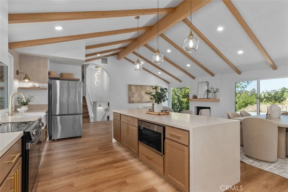 27241 Mariscal Mission Viejo, CA 92691