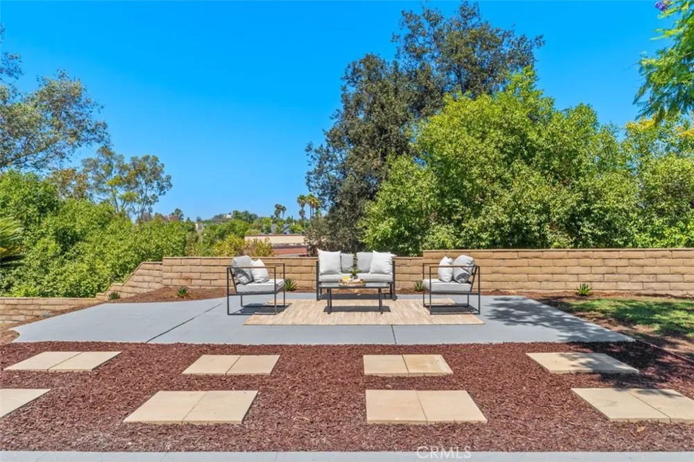 27241 Mariscal Mission Viejo, CA 92691