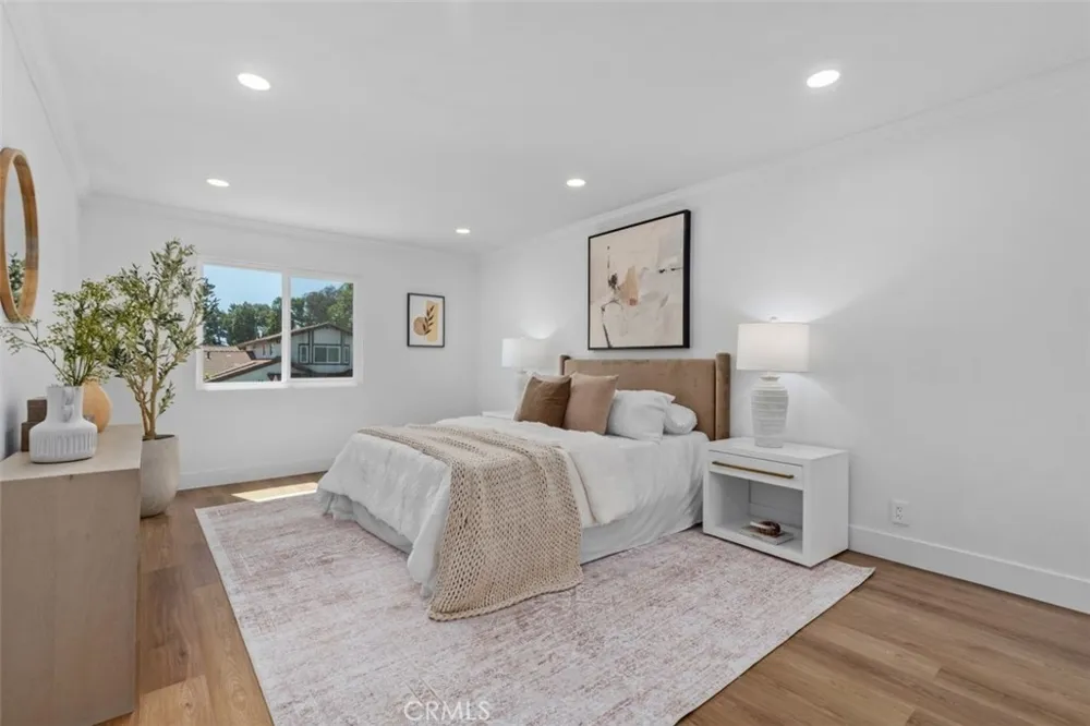 27241 Mariscal Mission Viejo, CA 92691