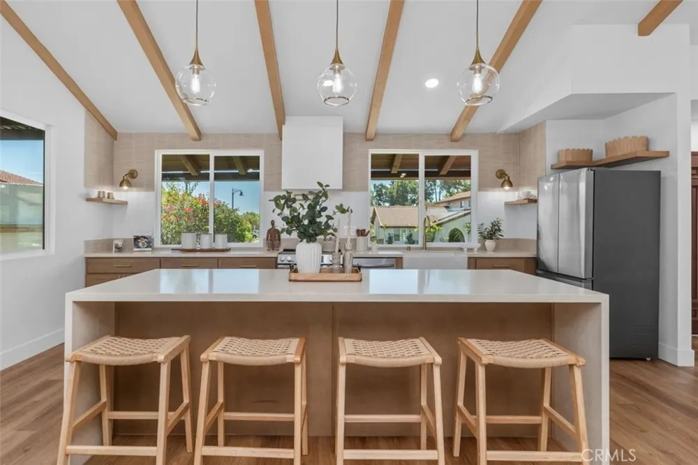 27241 Mariscal Mission Viejo, CA 92691