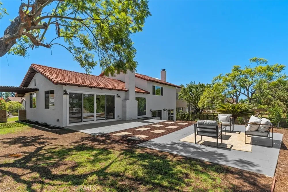 27241 Mariscal Mission Viejo, CA 92691