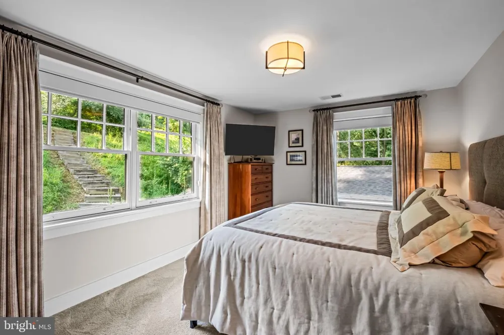 4113 HOLLOW ROAD Phoenixville, PA 19460