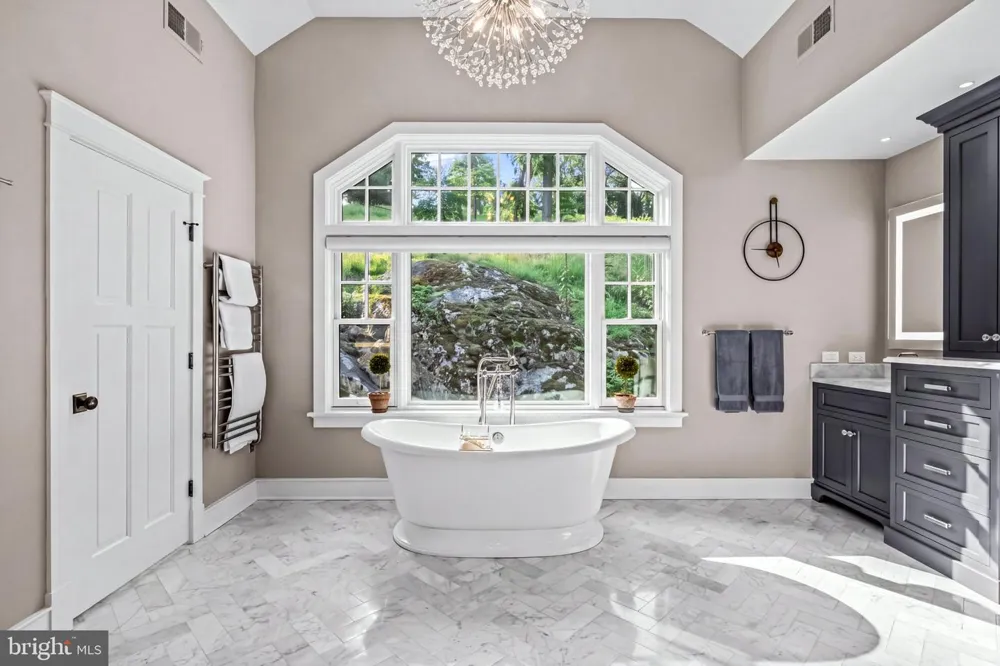 4113 HOLLOW ROAD Phoenixville, PA 19460