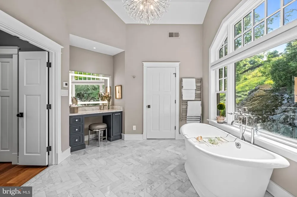 4113 HOLLOW ROAD Phoenixville, PA 19460