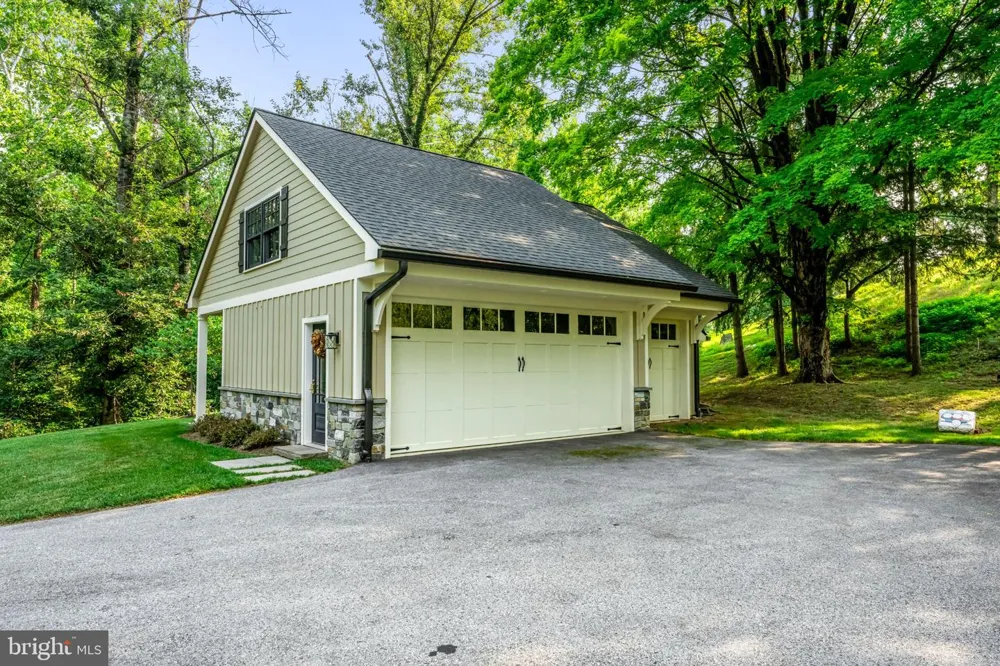 4113 HOLLOW ROAD Phoenixville, PA 19460