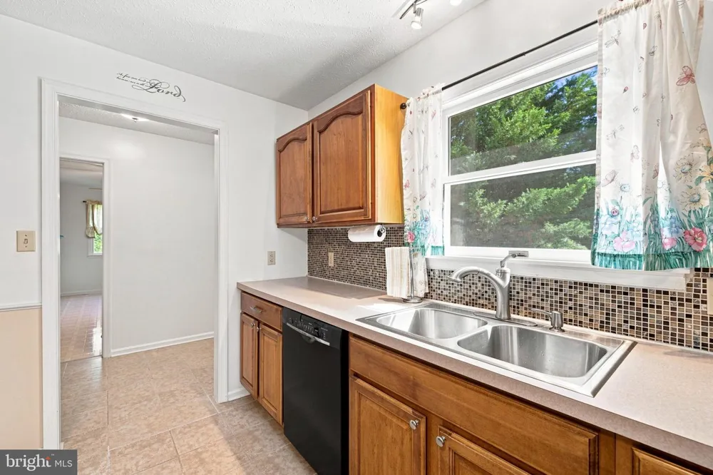 732 DUCHESS WAY Martinsburg, WV 25403