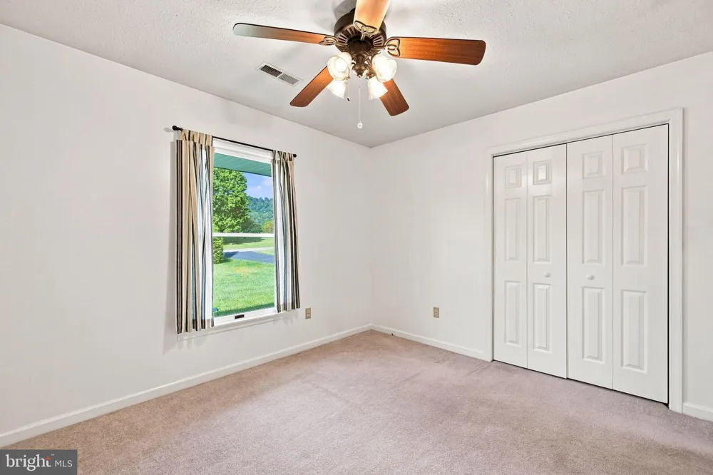 732 DUCHESS WAY Martinsburg, WV 25403