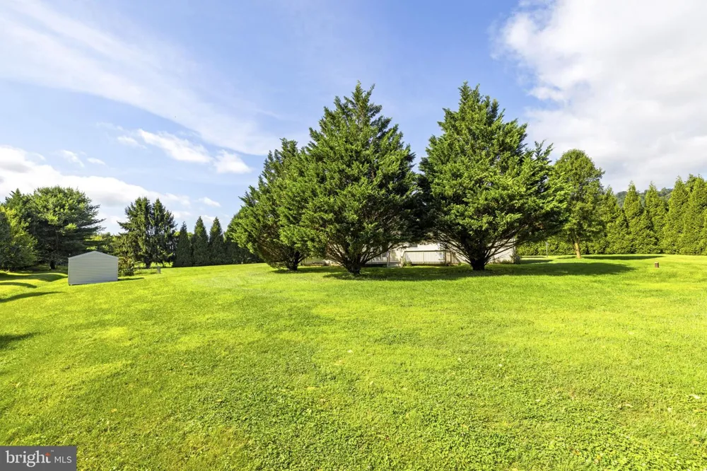 732 DUCHESS WAY Martinsburg, WV 25403