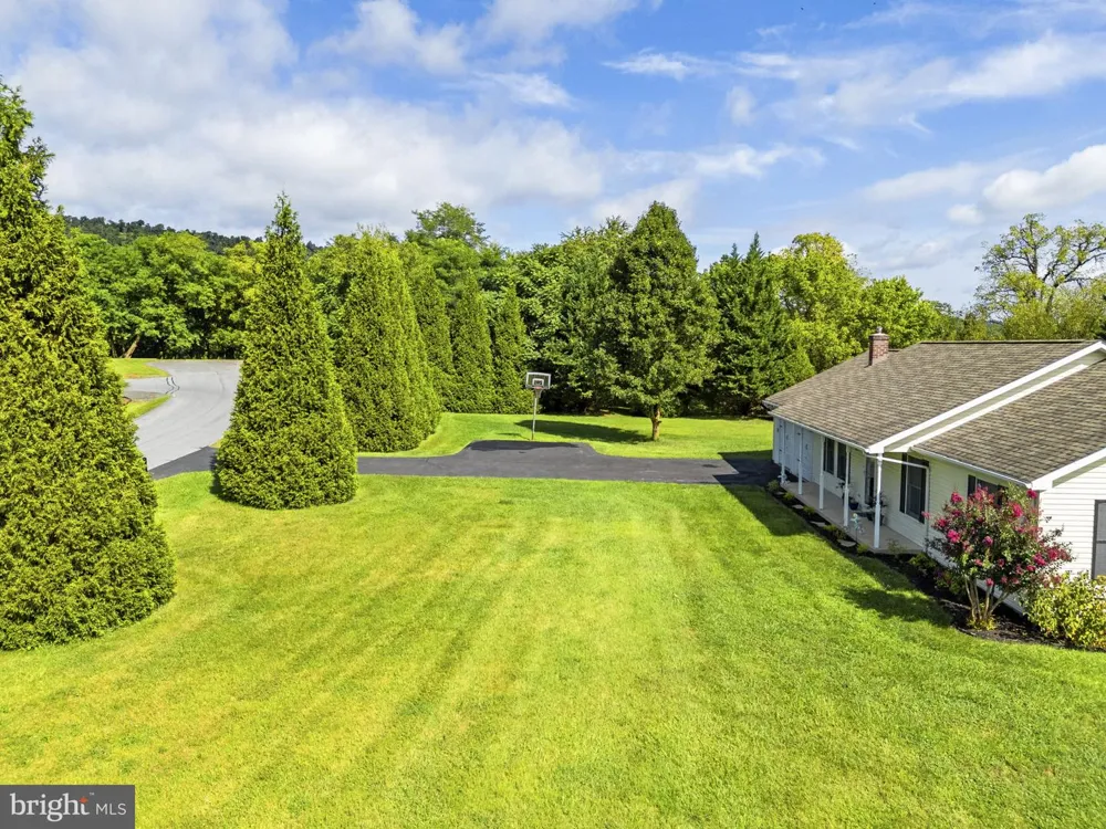 732 DUCHESS WAY Martinsburg, WV 25403