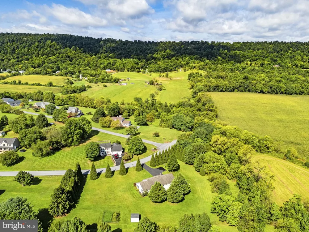 732 DUCHESS WAY Martinsburg, WV 25403