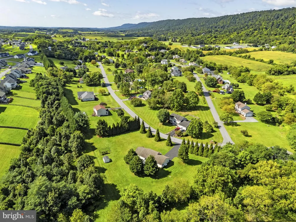 732 DUCHESS WAY Martinsburg, WV 25403