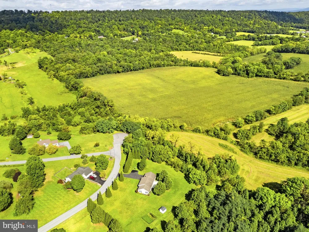 732 DUCHESS WAY Martinsburg, WV 25403