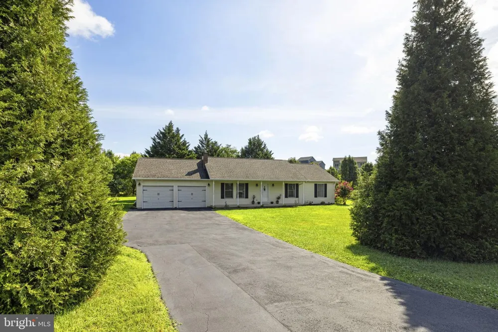 732 DUCHESS WAY Martinsburg, WV 25403