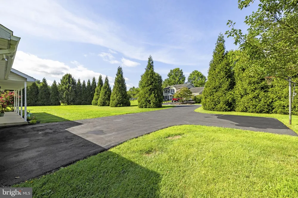 732 DUCHESS WAY Martinsburg, WV 25403