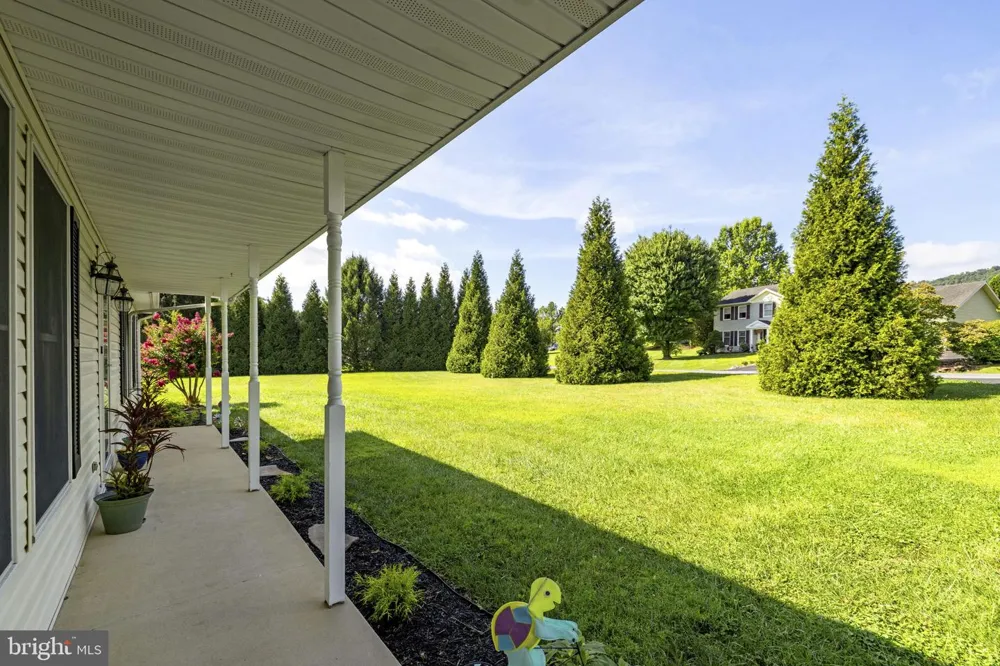 732 DUCHESS WAY Martinsburg, WV 25403
