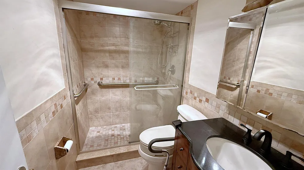 171 GRANTHAM E Deerfield Beach, FL 33442