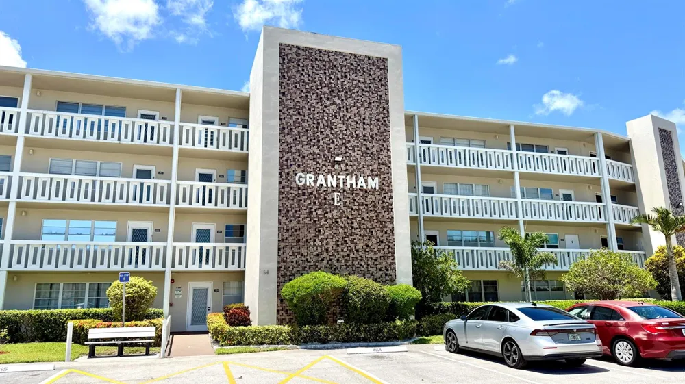 171 GRANTHAM E Deerfield Beach, FL 33442