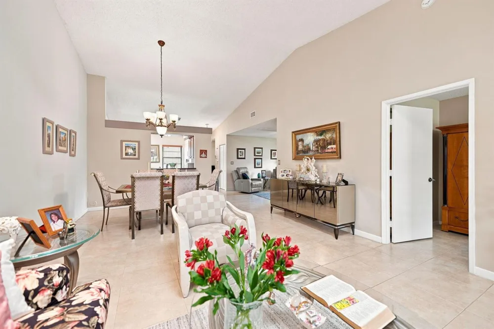6356 Kings Gate Circle Delray Beach, FL 33484