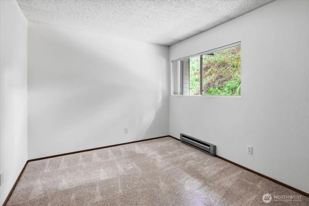 19433 28th Avenue NE #C Lake Forest Park, WA 98155