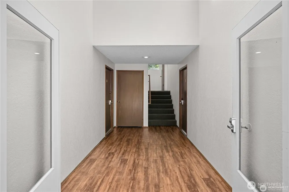 19433 28th Avenue NE #C Lake Forest Park, WA 98155