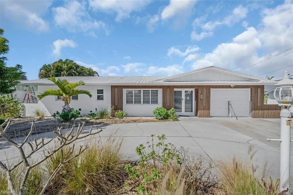 4625 Forest Glen Drive North Fort Myers, FL 33903