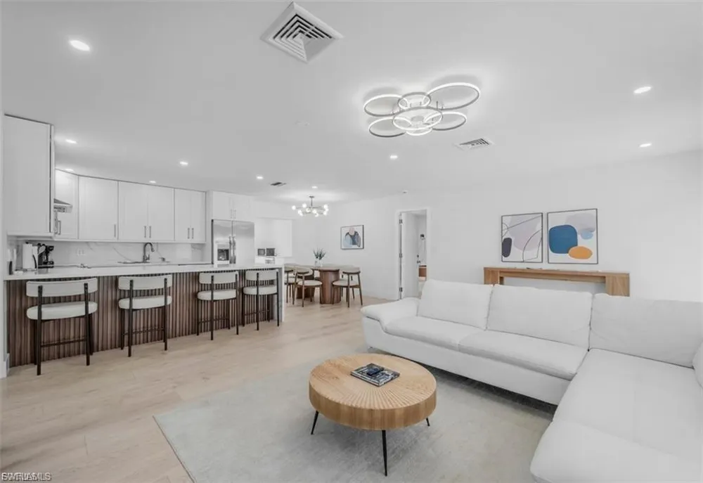 4625 Forest Glen Drive North Fort Myers, FL 33903