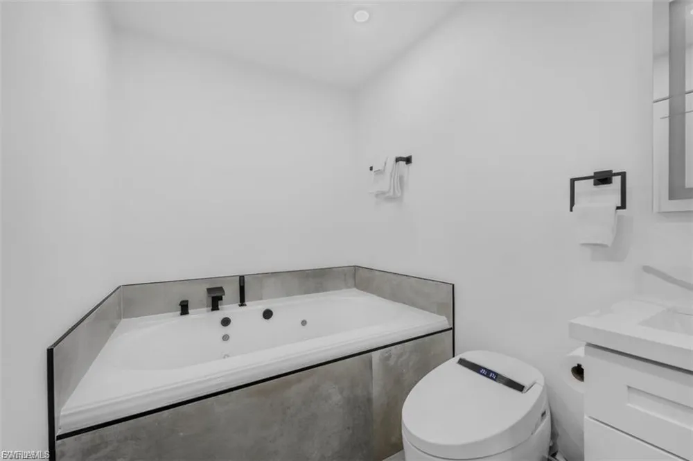 4625 Forest Glen Drive North Fort Myers, FL 33903