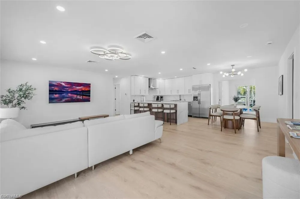 4625 Forest Glen Drive North Fort Myers, FL 33903