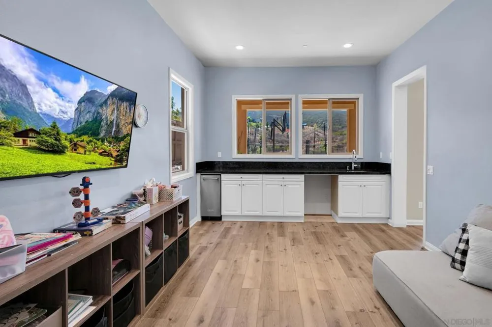 15932 Taburno Way San Diego, CA 92127