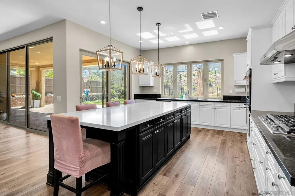 15932 Taburno Way San Diego, CA 92127