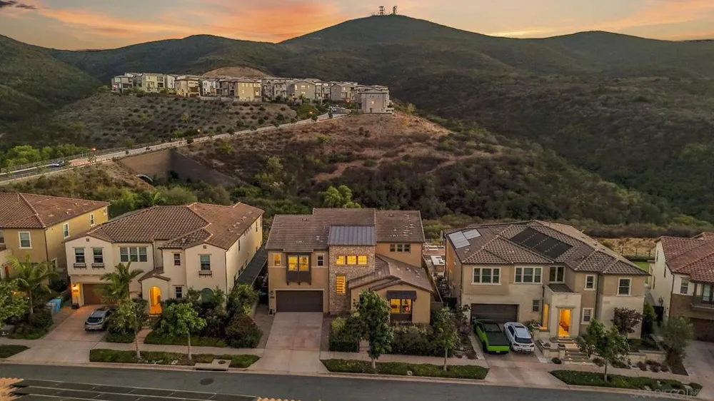 15932 Taburno Way San Diego, CA 92127