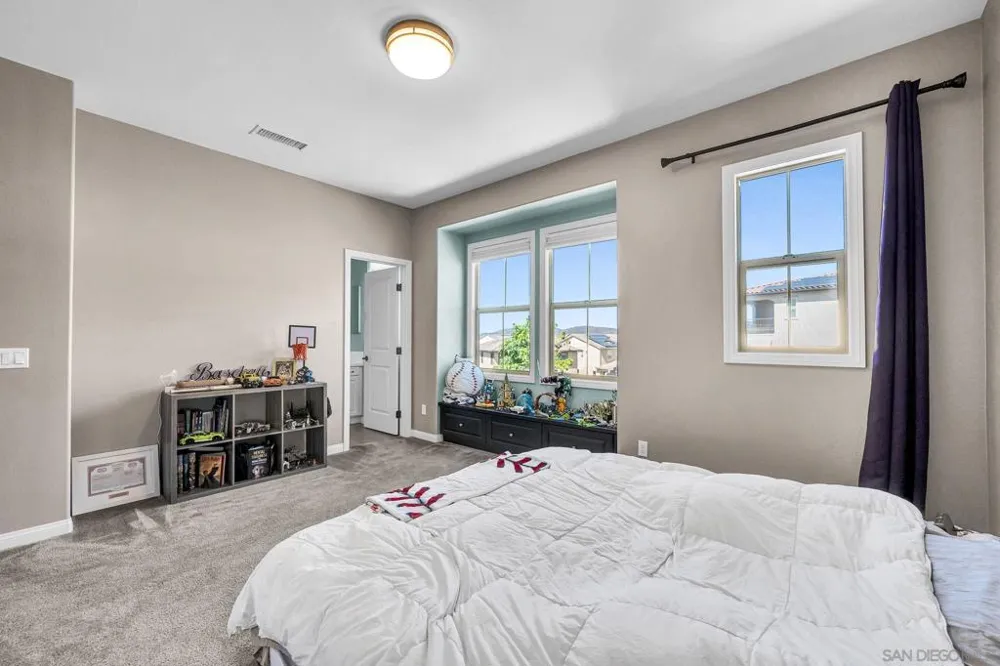 15932 Taburno Way San Diego, CA 92127