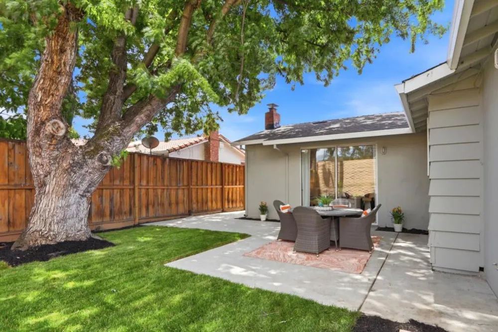 19681 Drake Drive Cupertino, CA 95014